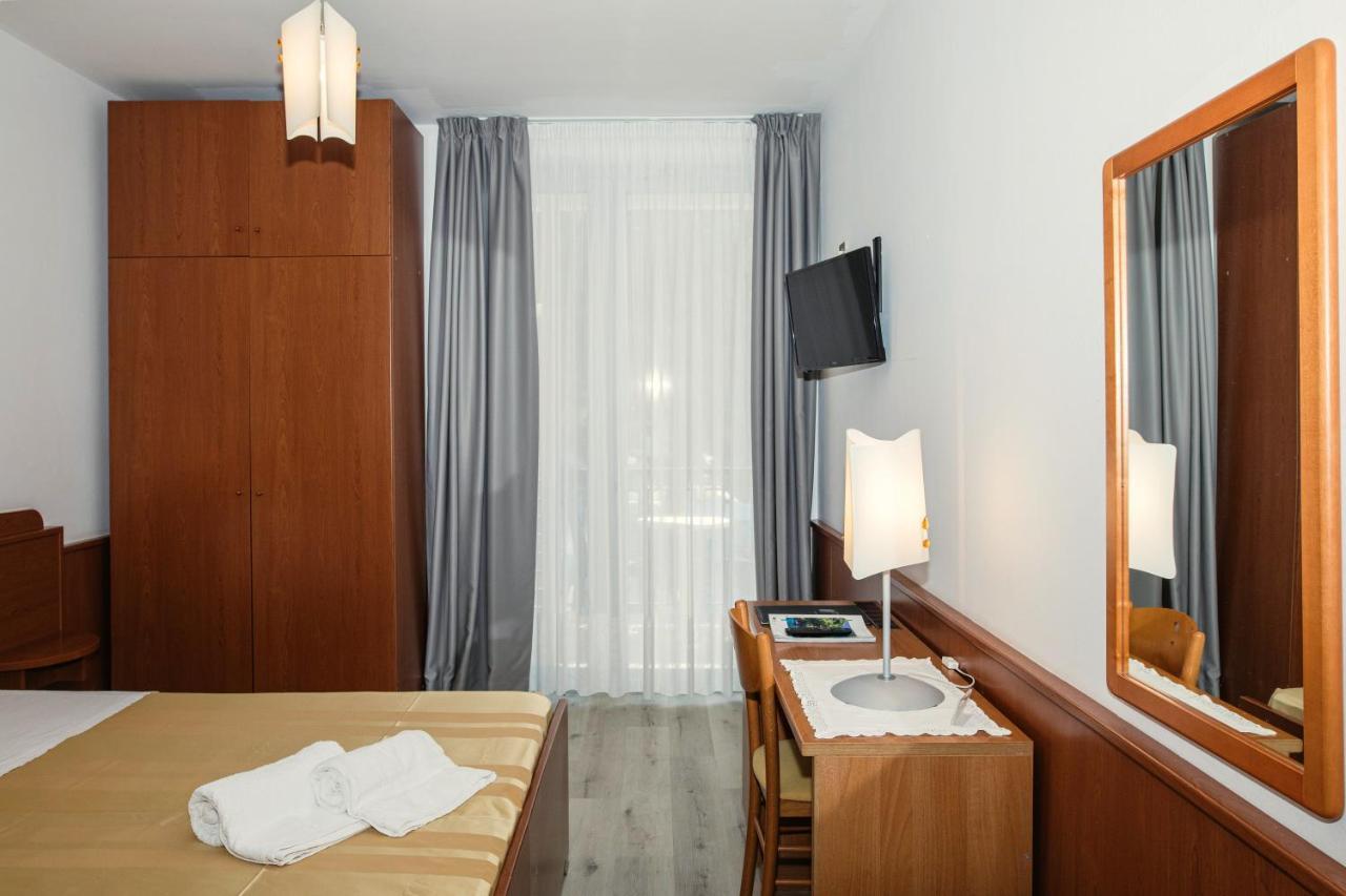 Hotel Leonardo Da Vinci Wellness Spa 比比翁 外观 照片