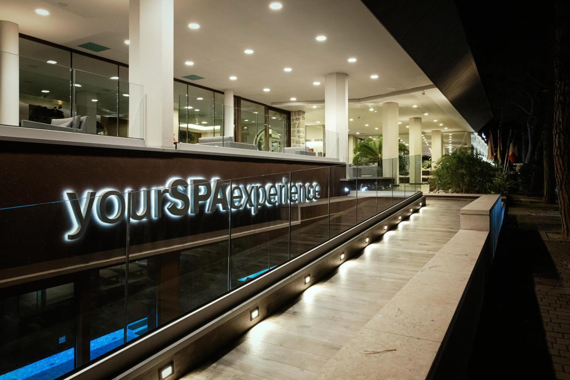 Hotel Leonardo Da Vinci Wellness Spa 比比翁 外观 照片