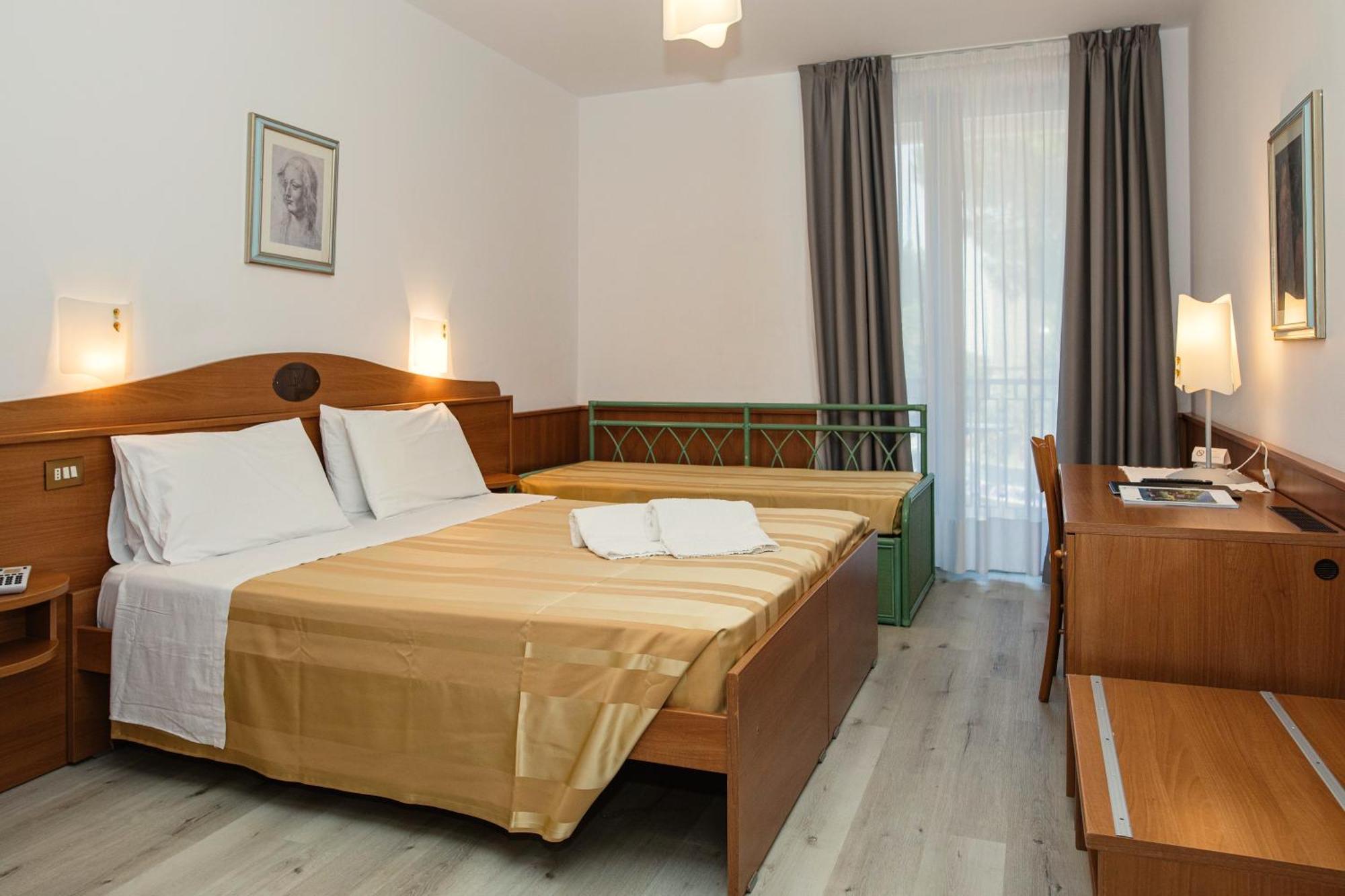 Hotel Leonardo Da Vinci Wellness Spa 比比翁 外观 照片
