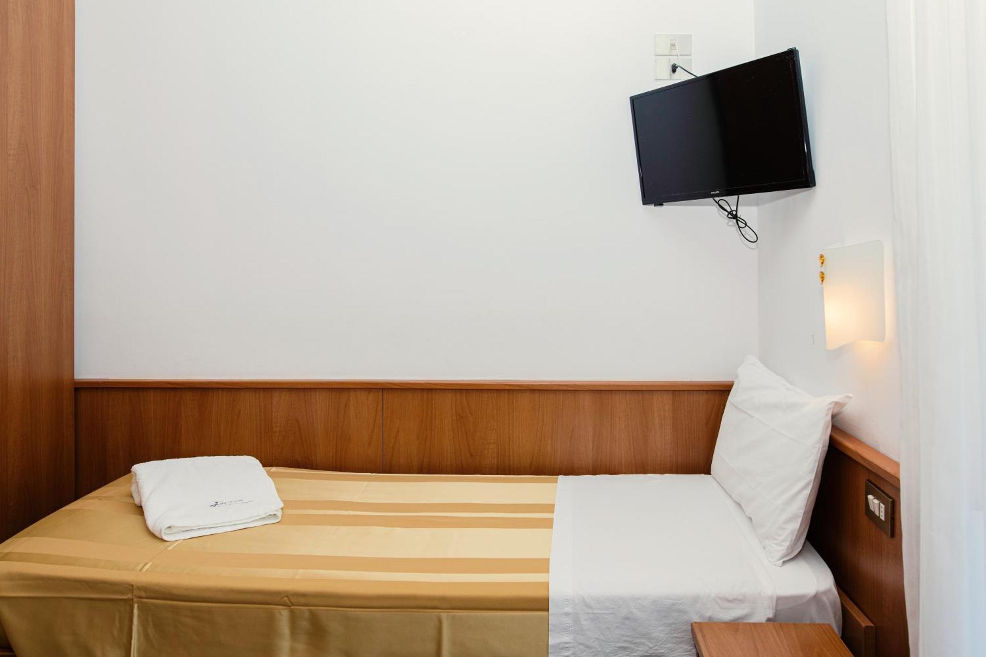 Hotel Leonardo Da Vinci Wellness Spa 比比翁 外观 照片