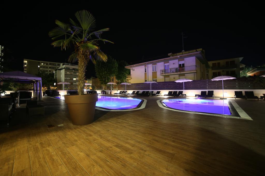 Hotel Leonardo Da Vinci Wellness Spa 比比翁 外观 照片